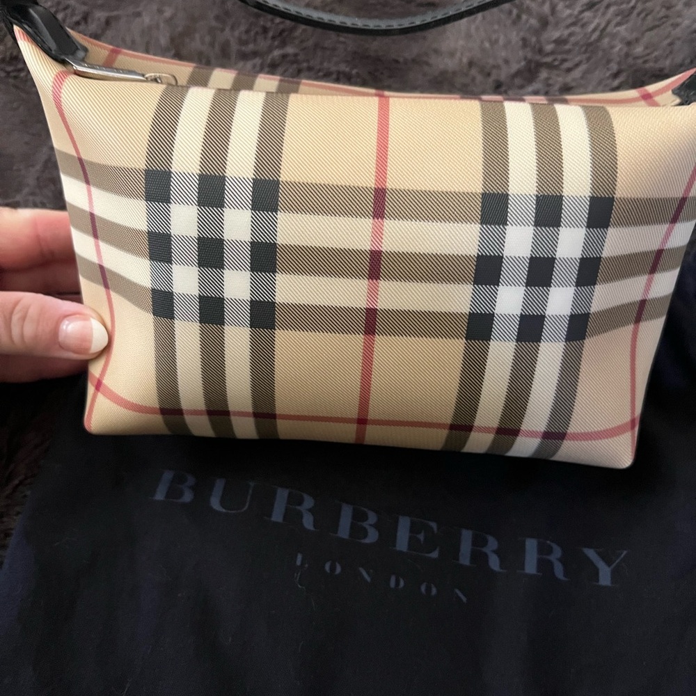 Burberry Nova baguette
